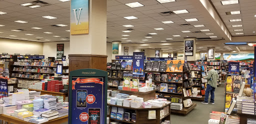 Book Store «Barnes & Noble Booksellers Ingram Festival», reviews and photos, 6065 NW Loop 410 #185, San Antonio, TX 78238, USA