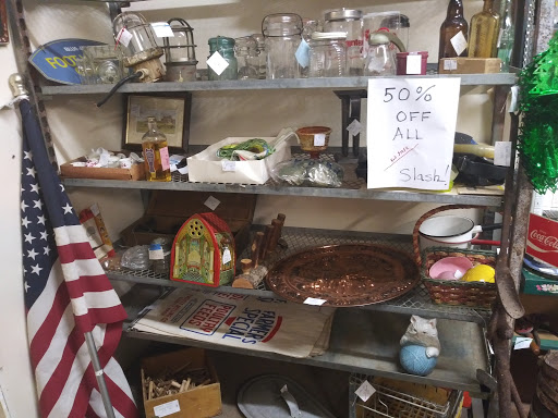 Antique Store «M & M Antiques & Collectibles», reviews and photos, 123 N Lewis St, Monroe, WA 98272, USA