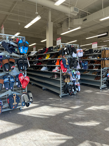 Clothing Store «Burlington Coat Factory», reviews and photos, 150 E Main St, Alhambra, CA 91801, USA