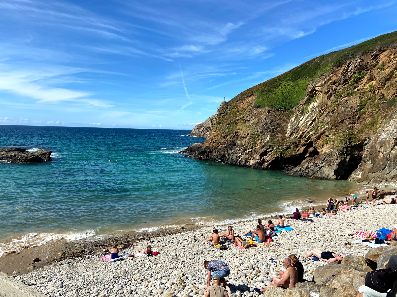 Photo de Plage de Theolen avec sable clair avec caillou de surface