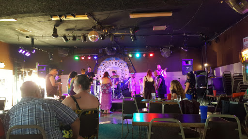 Night Club «Westside Station Restaurant», reviews and photos, 610 Edgewater St NW, Salem, OR 97304, USA