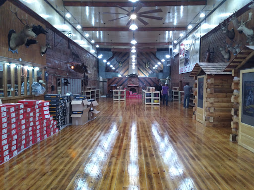 Department Store «Hooks Big D Corral», reviews and photos, 119 N Washington St, DeRidder, LA 70634, USA