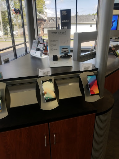 Cell Phone Store «Verizon Authorized Retailer – Cellular Sales», reviews and photos, 266 W Main St, Malone, NY 12953, USA