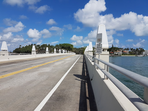 Shopping Mall «Fifth and Alton», reviews and photos, 1100 6th St, Miami Beach, FL 33139, USA