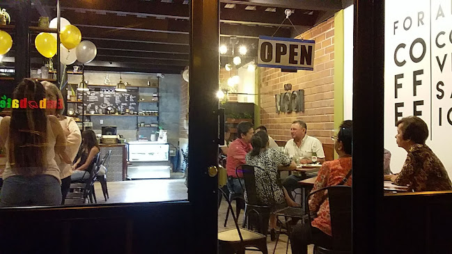 Mooi / Cafeterías y Pastelería en Santo Domingo