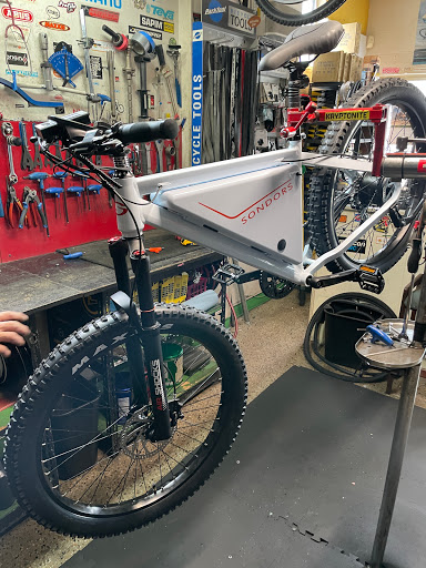 Bicycle Repair Shop «Hands On Bicycle», reviews and photos, 1453 Gulf to Bay Blvd B, Clearwater, FL 33755, USA