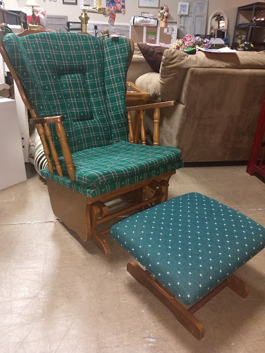 Consignment Shop «New Leaf Home Furnishings», reviews and photos, 2449 Pierce Dr #3, Spring Grove, IL 60081, USA