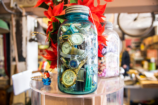 Thrift Store «Pocket Change Thrift, Antiques, and re-purpose store», reviews and photos, 1300 E State St, Alliance, OH 44601, USA