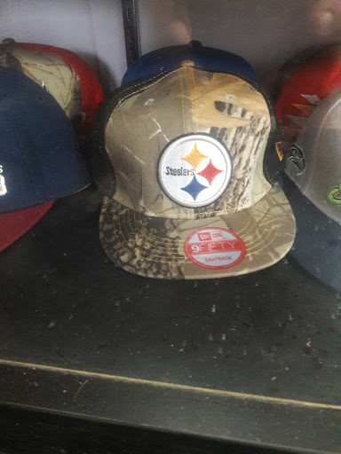 Barber Shop «Heads Up Barber Shop», reviews and photos, 12302 Balm Riverview Rd, Riverview, FL 33579, USA