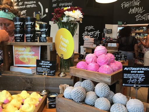 Cosmetics Store «LUSH Fresh handmade cosmetics», reviews and photos, 605 Lincoln Rd B, Miami Beach, FL 33139, USA