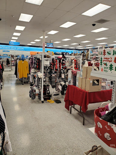 Clothing Store «Ross Dress for Less», reviews and photos, 212 Towne Center Dr, Compton, CA 90220, USA