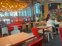 Atmosphère du Restaurant halal Brendy's Café La Défense à Puteaux - n°13