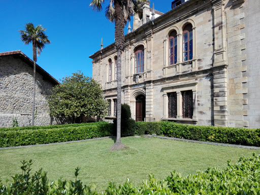 PP school. Escolapios, Escuela en Barrio de Camino,Cantabria