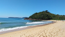 Photo de Plage Vermelha Do Norte protégé par des falaises