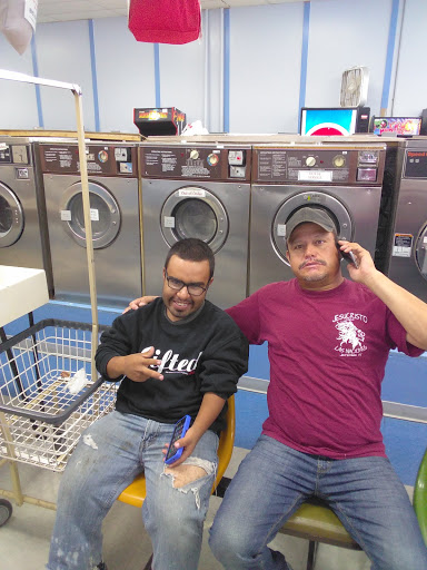 Laundromat «Sunshine on Glisan Coin Laundry & Cleaners», reviews and photos, 7914 NE Glisan St, Portland, OR 97213, USA