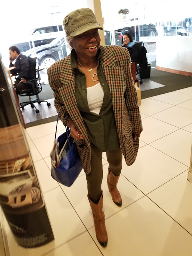 Car Dealer «Land Rover Buckhead», reviews and photos, 3040 Piedmont Rd NE, Atlanta, GA 30305, USA