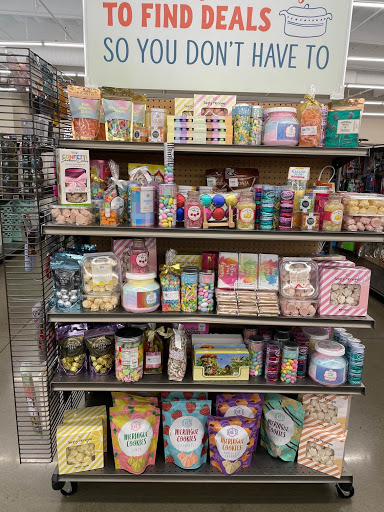 Home Goods Store «Tuesday Morning», reviews and photos, 4116 W Town and Country Rd, Dayton, OH 45429, USA