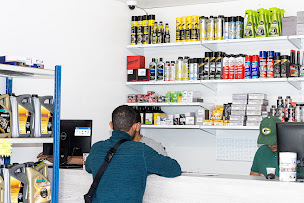 Photo n°2 de PIECES AUTO EXPRESS à Les Mureaux ()