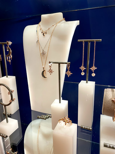 Jewelry Store «Swarovski», reviews and photos, 2901 S Capital of Texas Hwy, Austin, TX 78746, USA