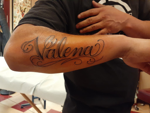 Tattoo Shop «Classic Tattoo Parlor», reviews and photos, 521 N Harbor Blvd, Fullerton, CA 92832, USA