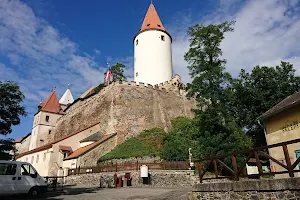 Parkoviště Křivoklát - Nad hradem image