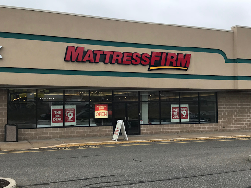 Mattress Firm Middletown, 955 Washington St, Middletown, CT 06457, USA, 