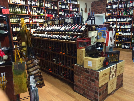 Liquor Store «B&S WINE AND SPIRITS», reviews and photos, 152 Wyckoff Ave, Brooklyn, NY 11237, USA