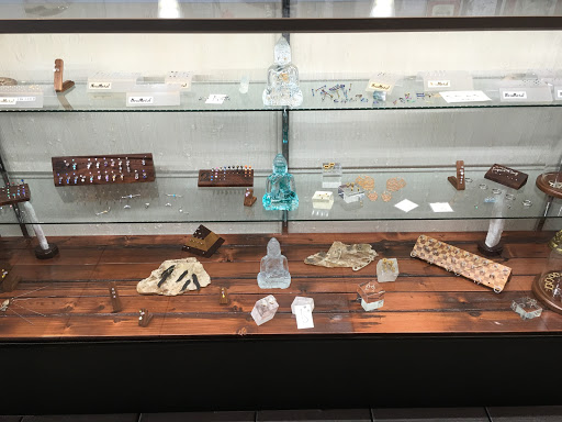 Tattoo Shop «Royal Flesh Tattoo and Piercing», reviews and photos, 4005 N Broadway St, Chicago, IL 60613, USA