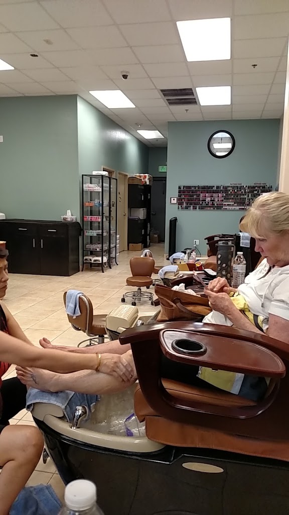 TT Nails & Spa 85395