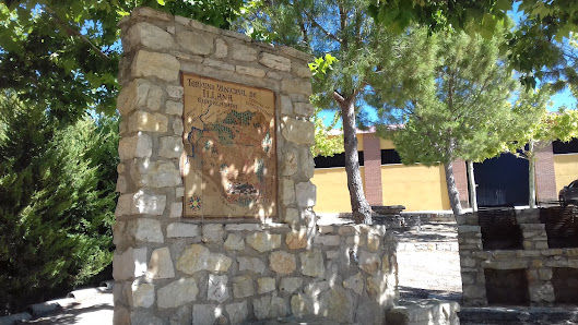 Piscina Pública Municipal de Illana. Avenida del 5°Centenario del descubrimiento de América, 19119 Illana, Guadalajara, España