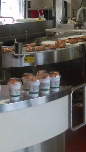 Bakery «Krispy Kreme Doughnuts», reviews and photos, 208 W 14 Mile Rd, Troy, MI 48083, USA