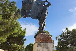Statue "Spyros Kayales" image