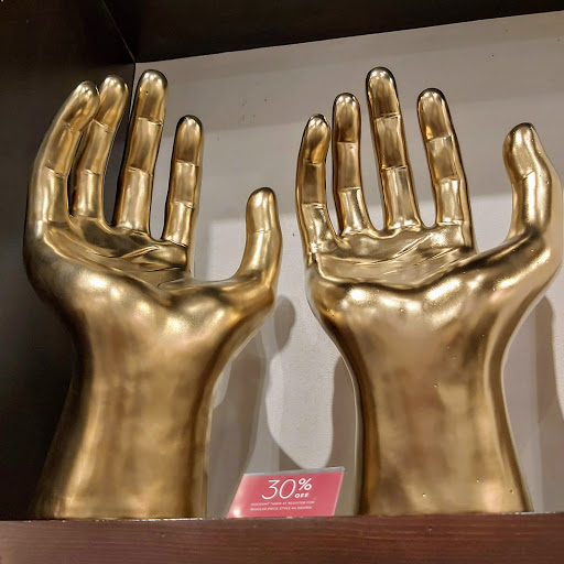 Shopping Mall «Westfield Fashion Square», reviews and photos, 14006 Riverside Dr, Sherman Oaks, CA 91423, USA