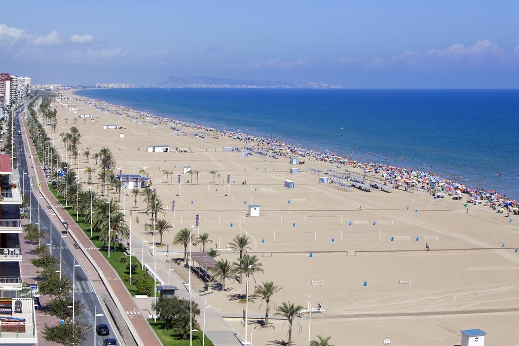 Fotografie cu Platja de Gandia zonele de facilități