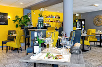 Atmosphère du Restaurant français le Martin Bel Air à Saint-Martin-du-Tertre - n°8