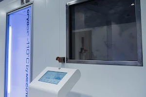 Cryo Life s.r.o. Kryocentrum a floating image