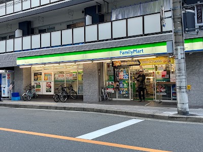 ファミリーマート 同心町店