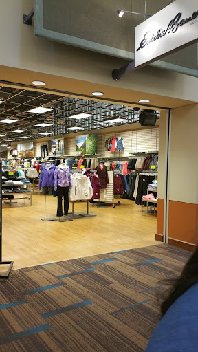 Shopping Mall «Great Lakes Crossing Outlets», reviews and photos, 4000 Baldwin Rd, Auburn Hills, MI 48326, USA