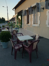 Atmosphère du Restaurant français Le Relais des Tartasses à La Chapelaude - n°5