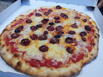 Pepperoni du Pizzas à emporter Camion Pizza chez Papa à Marseille - n°4