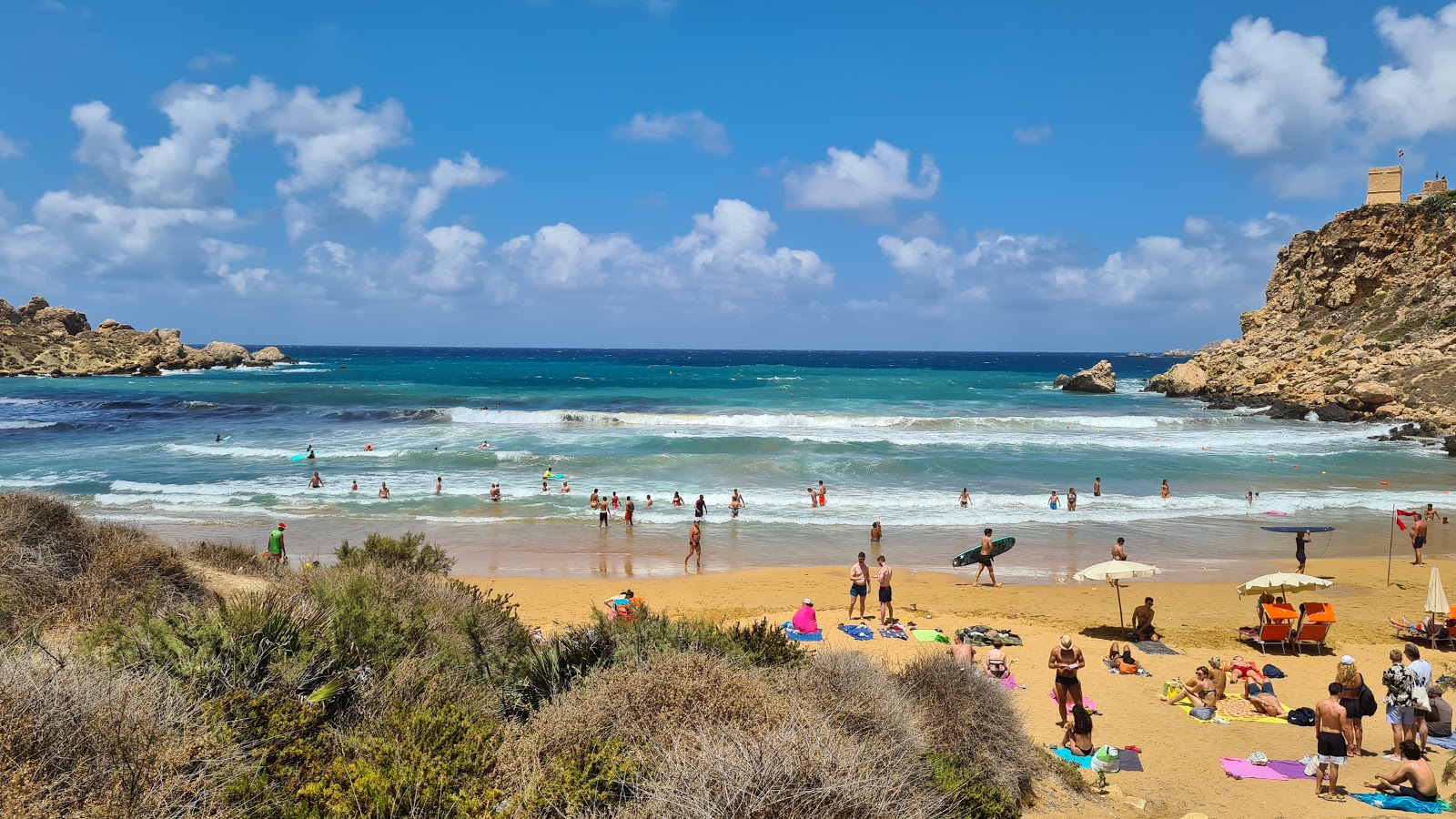 Foto van Riviera Beach met helder zand oppervlakte