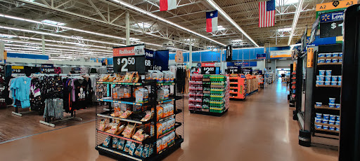 Department Store «Walmart Supercenter», reviews and photos, 109 22nd St, Hondo, TX 78861, USA