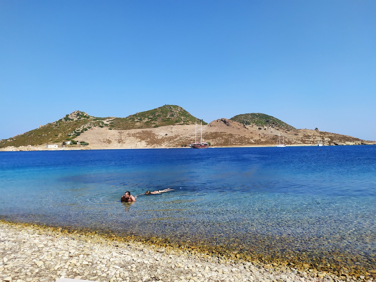 Photo de Petra Beach avec un rivage spacieux