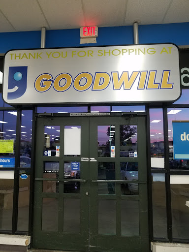 Thrift Store «Mckellips Goodwill Retail Store, Donation Center & Career Center», reviews and photos, 106 E McKellips Rd, Mesa, AZ 85201, USA