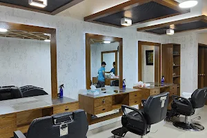 Heaven Salon Banani image