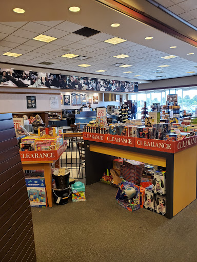 Book Store «Barnes & Noble Booksellers Maple Grove», reviews and photos, 8040 Wedgewood Ln N, Maple Grove, MN 55369, USA