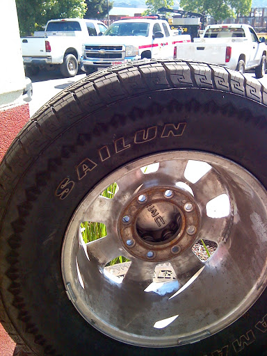 Tire Shop «Les Schwab Tire Center», reviews and photos, 1250 Airport Park Blvd, Ukiah, CA 95482, USA