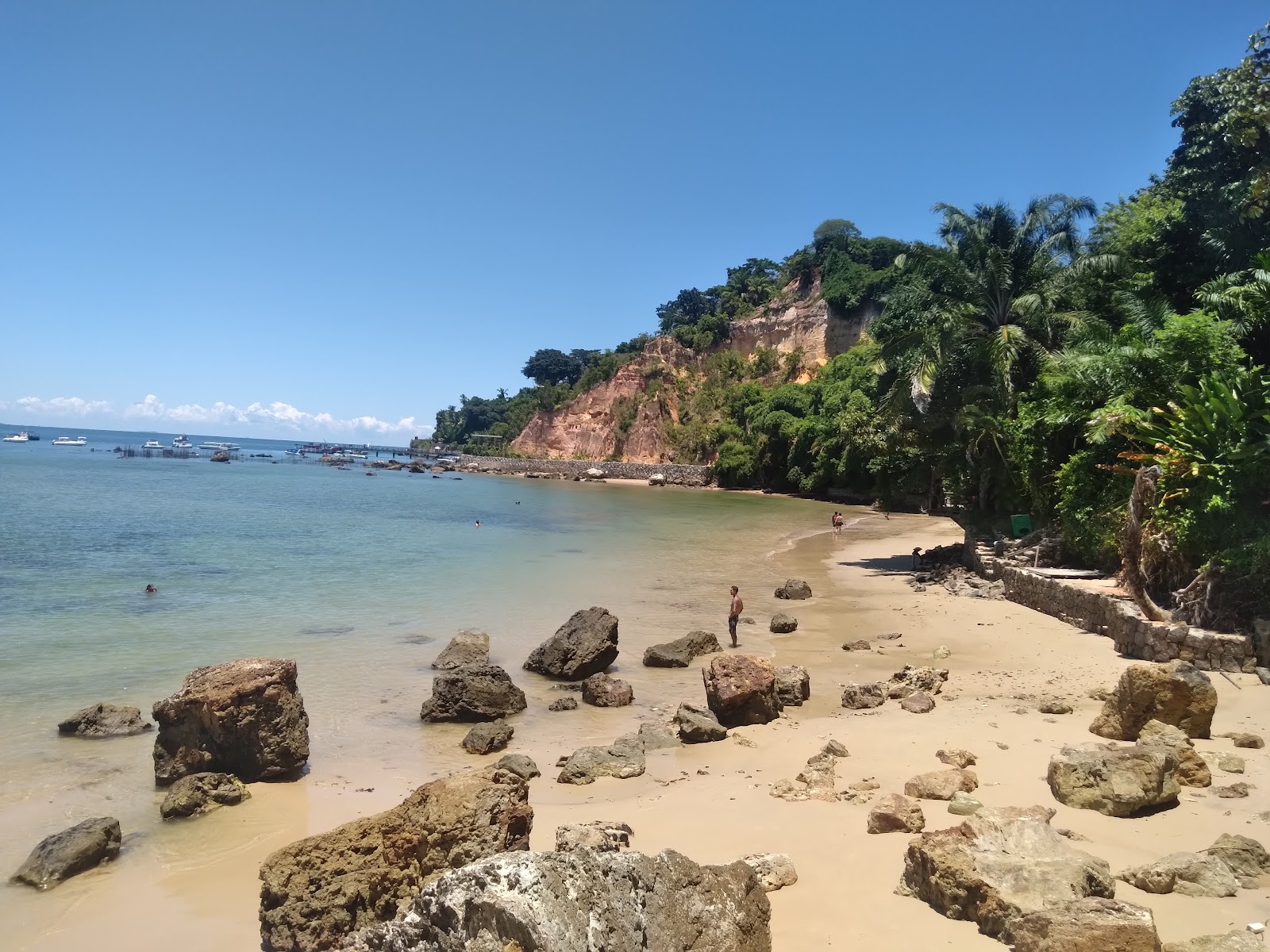 Praia do Porto de Cima的照片 带有明亮的沙子表面