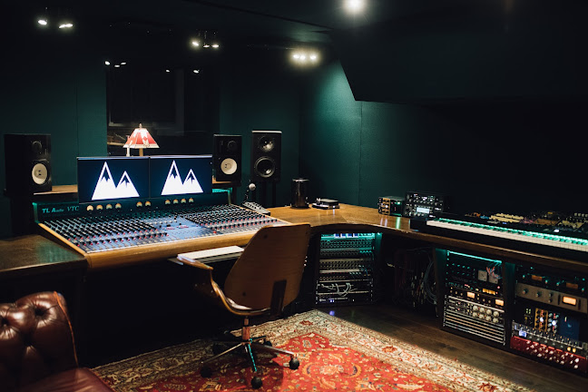 Mount Street Recording Studios - Music store