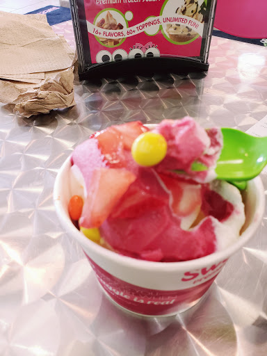 Frozen Yogurt Shop «Sweet Frog Stonebridge», reviews and photos, 125 Stonebridge Plaza Avenue, Richmond, VA 23225, USA